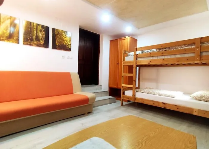 Under Rock アパート