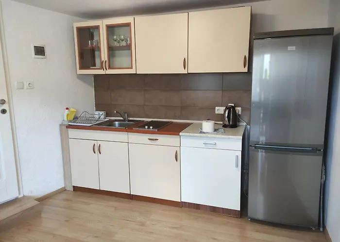 Under Rock アパート *